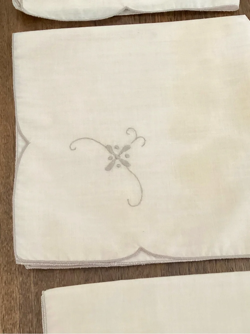 MCM Vintage Linen Embroidered Scalloped Napkins Set - 11 Dinner & 6 Cocktail